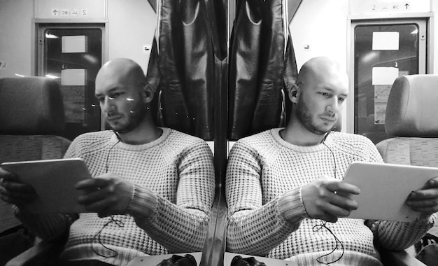 A split-screen image showing, on one side, diverse individuals engaging in respectful online debate and, on the other, a chaotic scene representing the spread of fake news and online harassment.