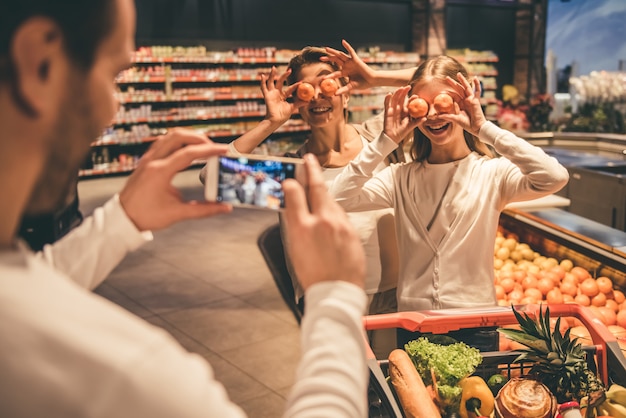 SNAP Benefits 2025: A Guide to Adjustments & Your Grocery Budget